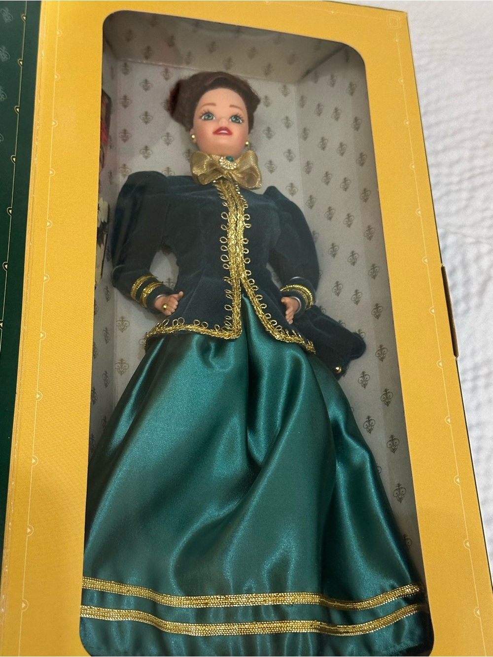 Hallmark Special Edition 1996 Yuletide Romance Barbie
